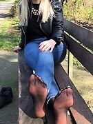 amateur feet pantyhose